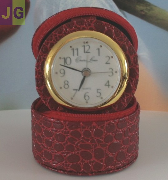 Réveil de voyage. Haut 5 cm - Ø 8,5 cm