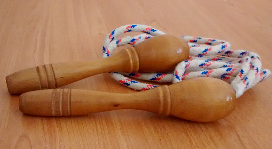 Corde à sauter, manches en bois