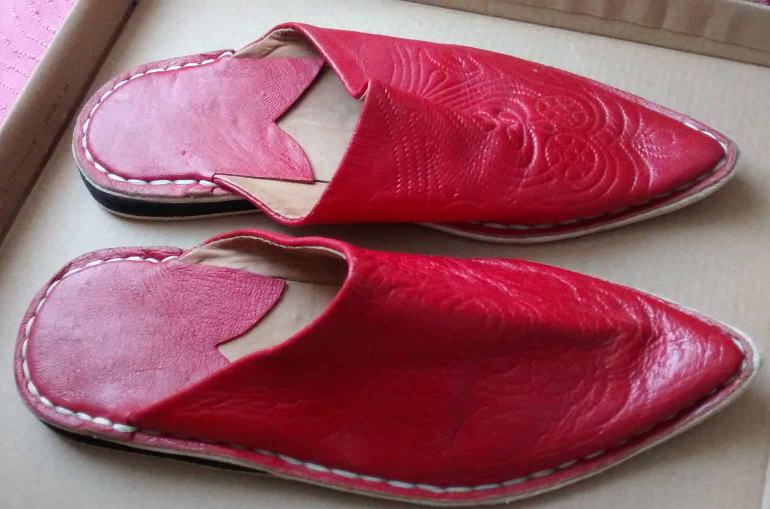 Babouches cuir enfant. Pointure 32-34