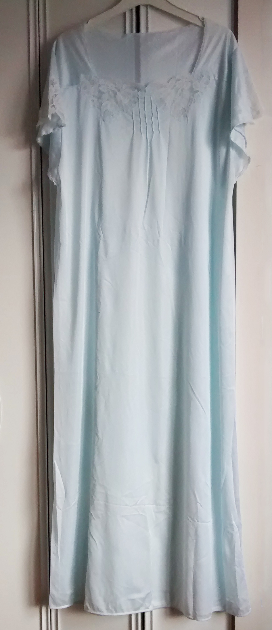 Chemise de nuit longue (129cm). Originale NEYRET. Taille-44