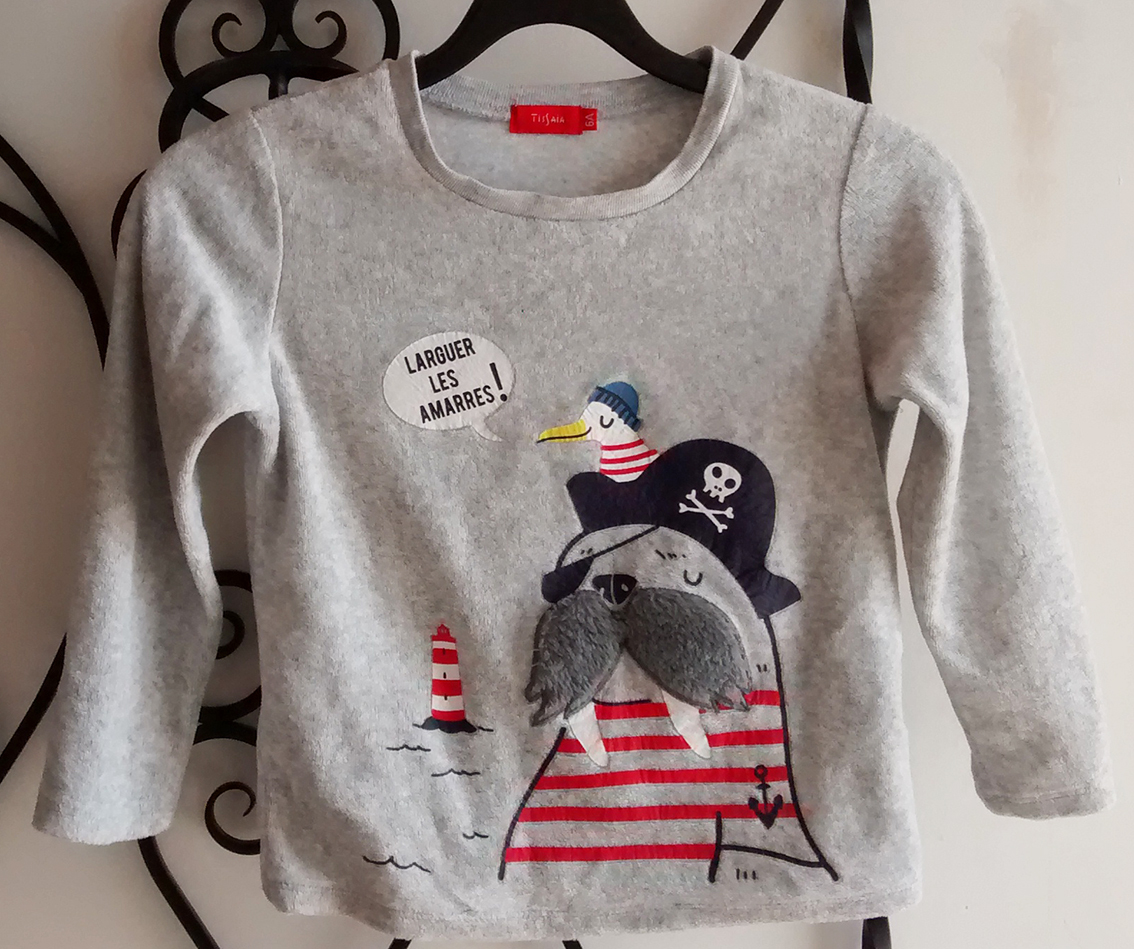 Sweet gris motif pirate " Larguer les amarres" 6 ans