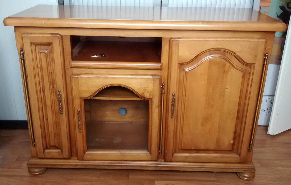 Meuble bois TV - 3 portes (dont une vitrée). 2 clefs